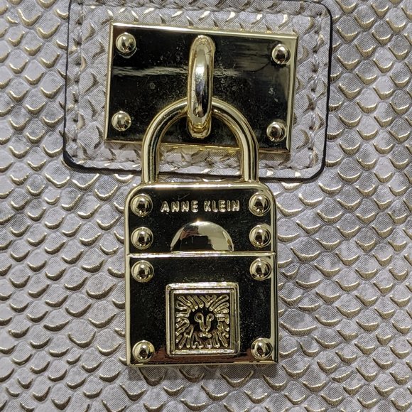 Anne Klein Shoulder Bag Purse, Off White, Snake Skin Look Gold Accents - Picture 8 of 13
